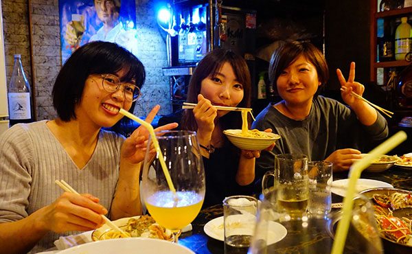 食事会の様子